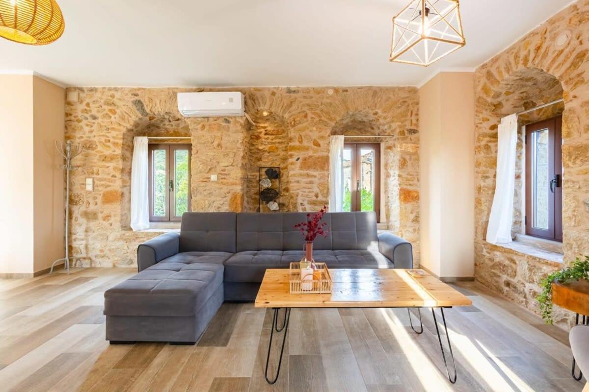Mantineia Stone Villa-an Ethereal Getaway * Megali Mantineia